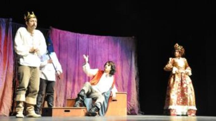 Nil&uuml;fer&rsquo;den Shakespeare Selam