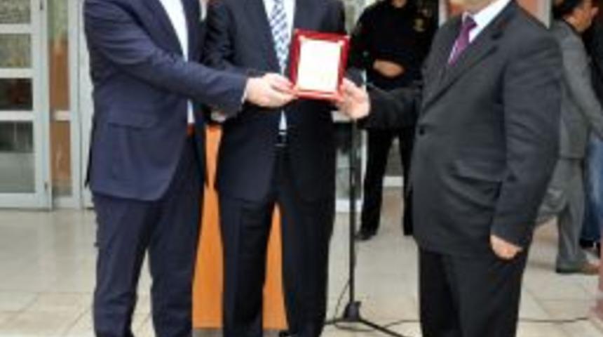 MAKİAD, Anadolu Lisesine K&uuml;t&uuml;phane Kurdu