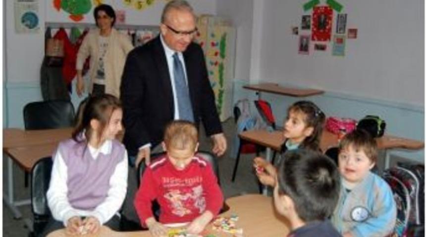 Başkan Pekel, Engelli Okulunu Ziyaret Etti