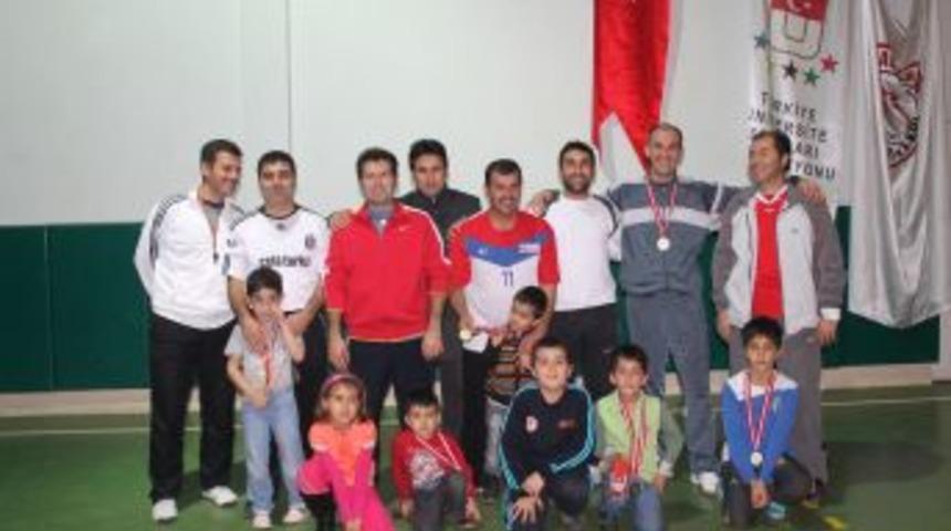 &Ouml;zel &Ccedil;ağlayan Koleji, Velileri Turnuvaya Aldı