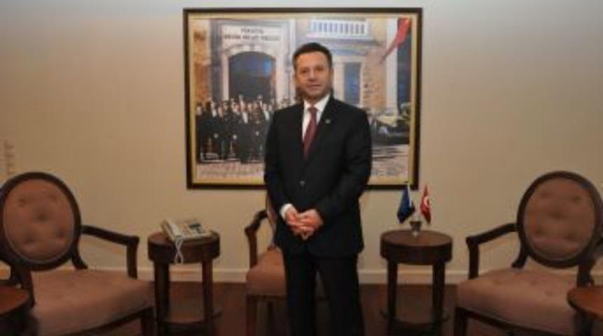 Vali Aksoy, Kadınlara Se&ccedil;me Ve Se&ccedil;ilme Hakkı Verilişini Kutladı