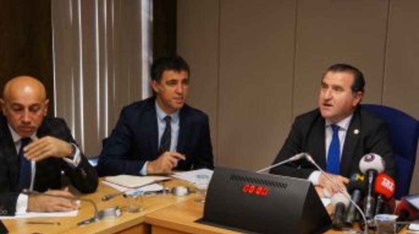 Hakan Ş&uuml;k&uuml;r: Soyunma Odasında Pe&ccedil;ete I&ccedil;inde Doping Etkili Hap Veriliyordu