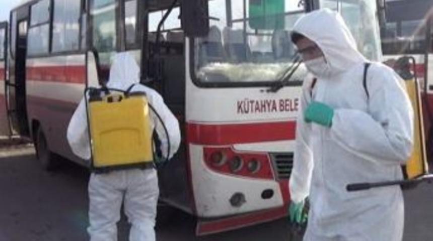 K&uuml;tahya'da Halk Otob&uuml;sleri, Bulaşıcı Hastalıklara Karşı Dezenfekte Edildi
