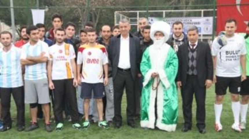 Nasrettin Hoca Turnuvası'nın İlk Vuruşu Başkan Şenol'dan