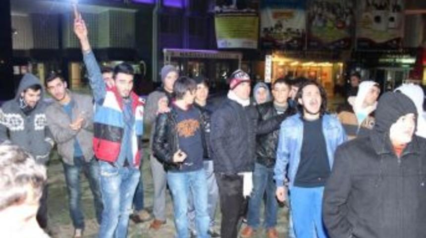 Taraftar &Ccedil;ıldırdı 'şampiyonluk' İstiyor