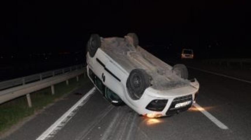 Kamyonet Takla Attı: 3 Yaralı