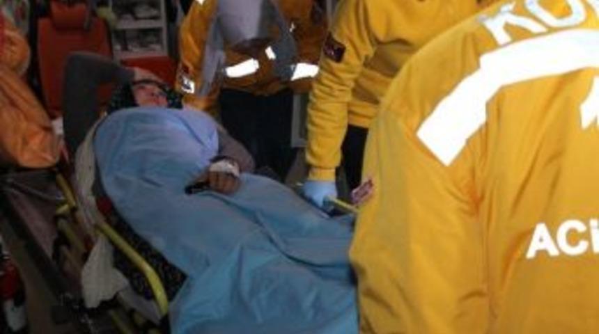 Tartıştığı Karısını Bı&ccedil;aklayarak Yaraladı