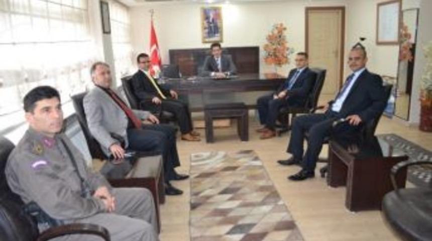 Salihli Başsavcısı Yavuz, Kula Kaymakamı Hakyemez'i Ziyaret Etti