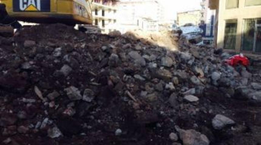 Yakutiye Belediyesi Metruk Binaları Birer Birer Yıkıyor