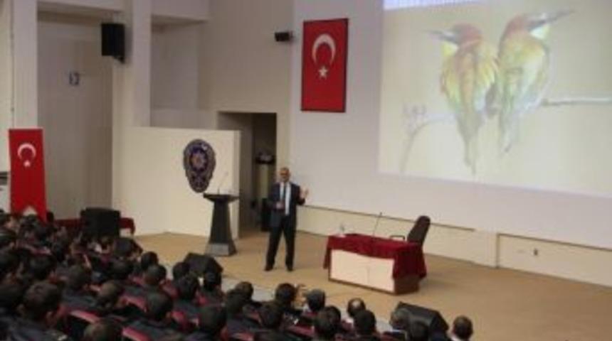 Yozgat İl Emniyet M&uuml;d&uuml;r&uuml;, Kırşehir Polis Meslek Y&uuml;ksek Okulunda &Ouml;ğrencilerle Buluştu