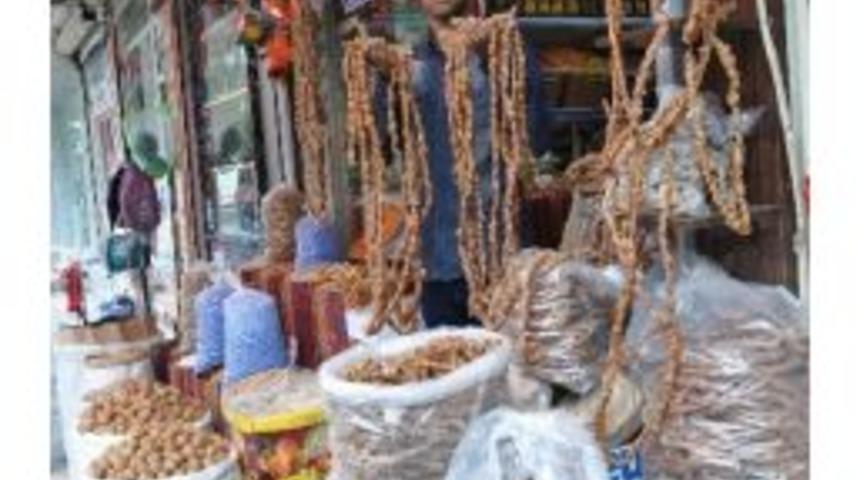 Yeni Mahsul 'cevizli Sucuk' Tezgahlardaki Yerini Aldı