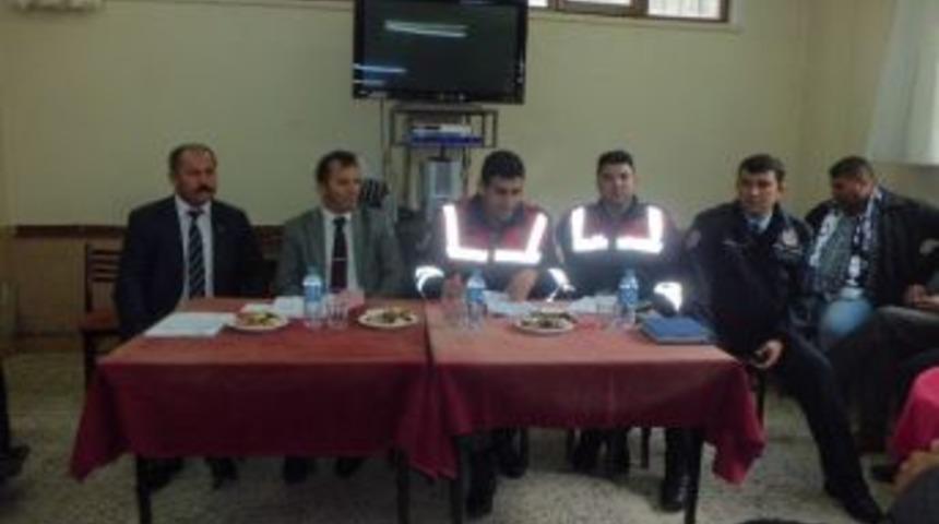 Lapseki&rsquo;de Okul Servisi S&uuml;r&uuml;c&uuml;lerine Seminer