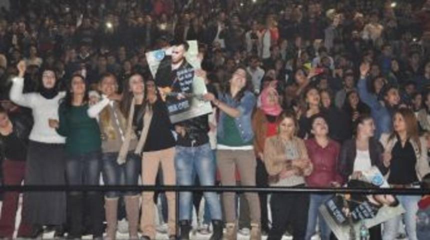 Sanat&ccedil;ı Haluk Levent Şırnaklıları Coşturdu