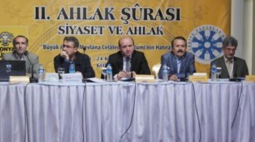 As&uuml; Rekt&ouml;r&uuml; Acar 2&rsquo;inci Ahlak Şura&rsquo;sında Bildiri Sundu