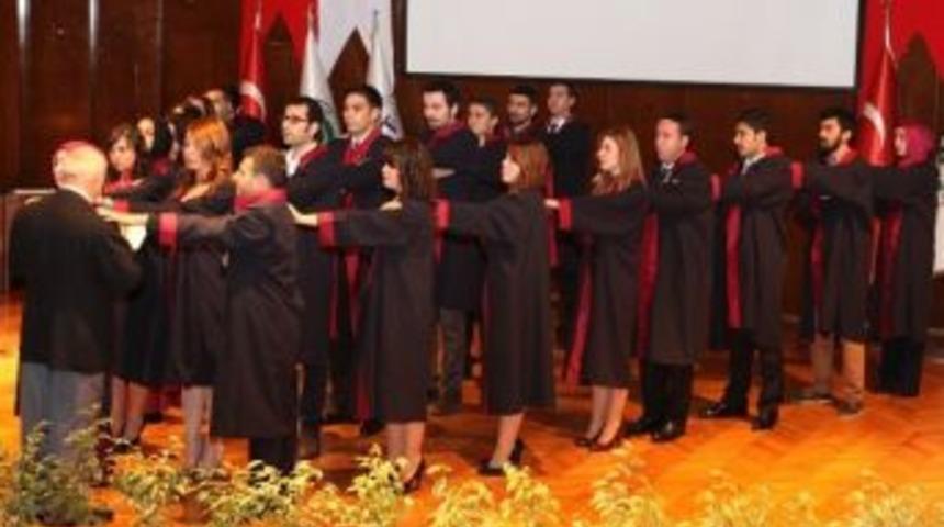 34 &Ouml;ğrenci Yemin T&ouml;reniyle Diş Hekimi Oldu