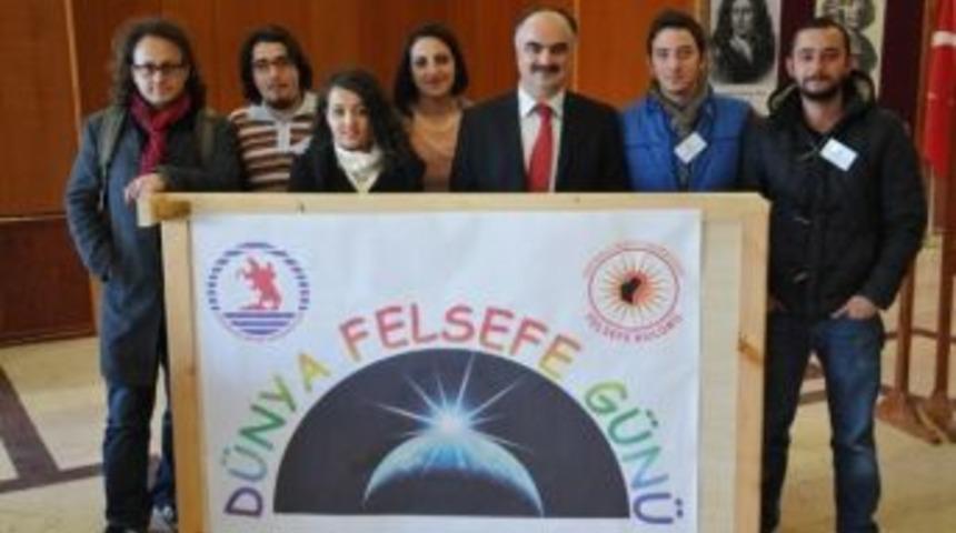 Om&uuml;&rsquo;de D&uuml;nya Felsefe G&uuml;n&uuml; Etkinlikleri