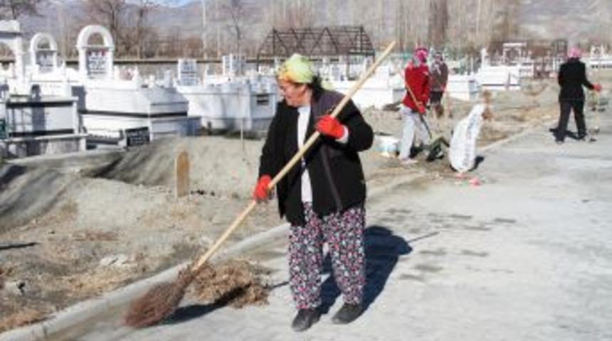 Beldenin Temizliği Hanımlardan Soruluyor