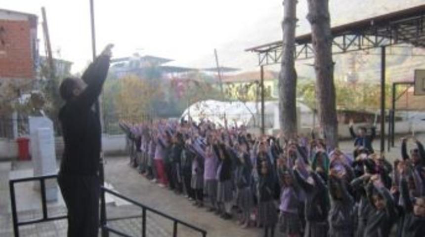 Kızıldere Okulu G&uuml;ne Sporla Başlayıp Sıhhat Buluyor