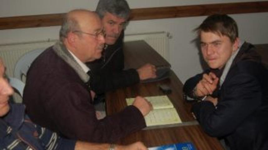 Lapseki&rsquo;de Yatsı Namazından Sonra Kur'an Dersleri Veriliyor