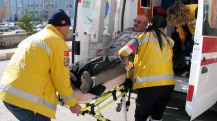 Aksaray'da Bı&ccedil;aklı Kavga: 1 Yaralı