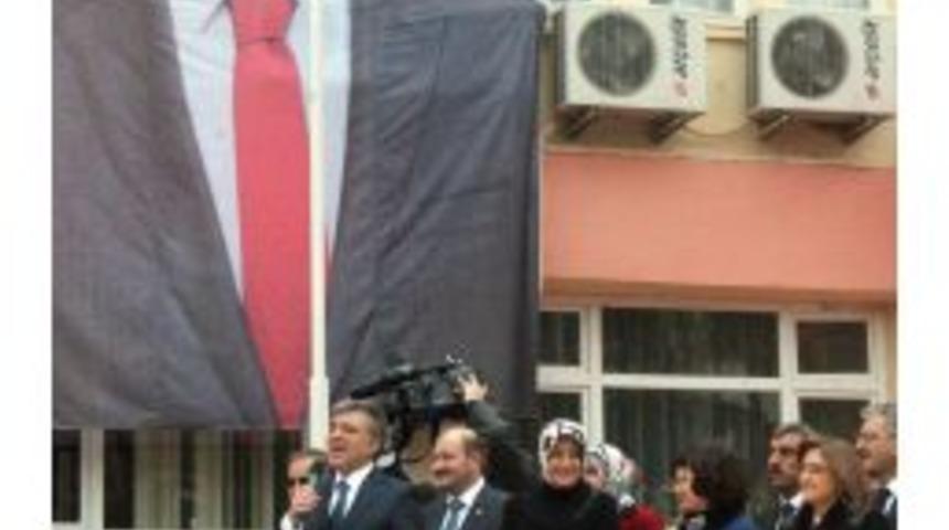 Cumhurbaşkanı G&uuml;l: Anayasa Mahkemesi'nin Kararını &Ccedil;ok &Ouml;nemli G&ouml;r&uuml;yorum