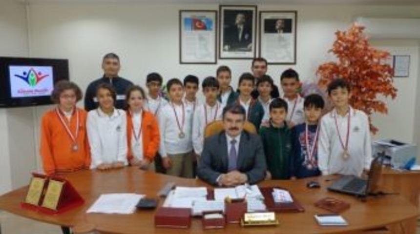 &Ouml;zel Aydınlık Okullarından Nazilli'ye 13 Madalya