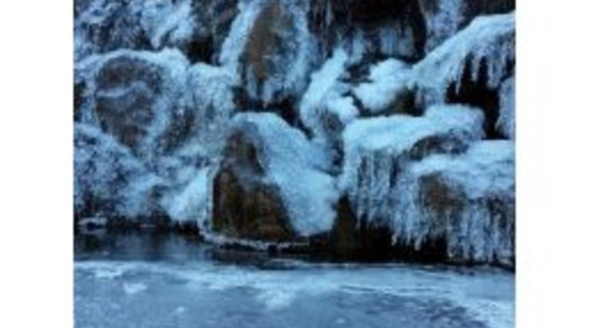 Sivas&rsquo;ta Şelaleler Buz Tuttu
