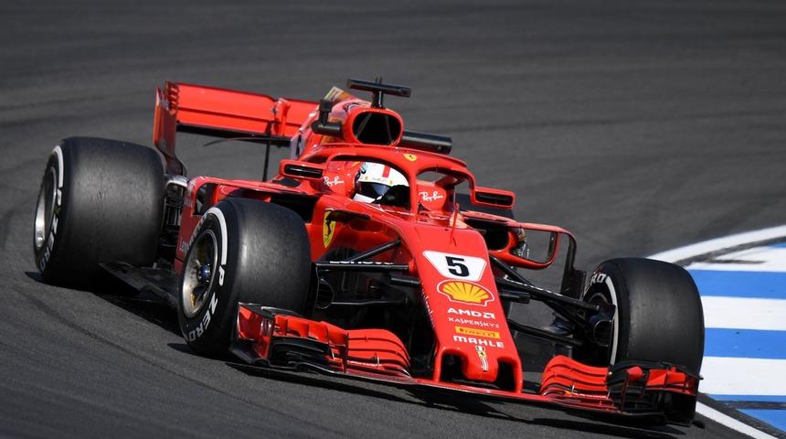 Almanya'da pole pozisyonu Sebastian Vettel'in