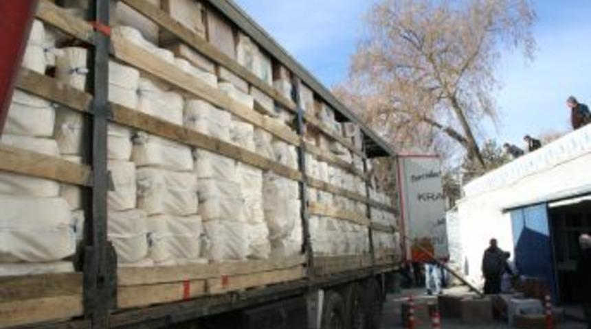 İplik Bobinleri Arasında 130 Bin Paket Ka&ccedil;ak Sigara &Ccedil;ıktı