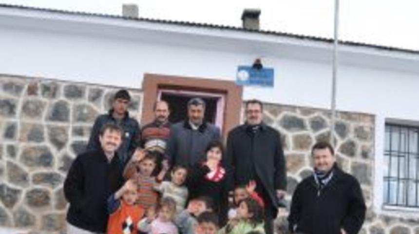 &Ouml;zel Ufuk Kurumları Van'daki Kardeş Okulları Ziyaret Etti