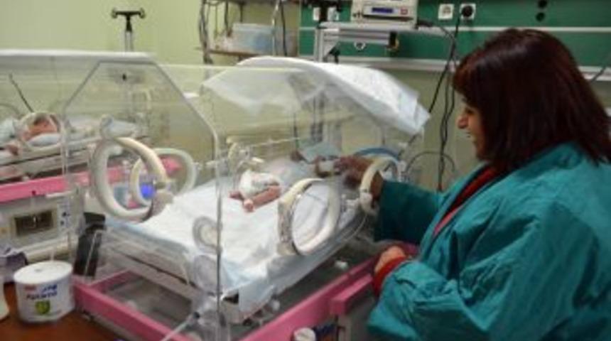 6 Aylık Ve 600 Gram D&uuml;nyaya Gelen Lina Bebek, Kalp Ameliyatı Oldu