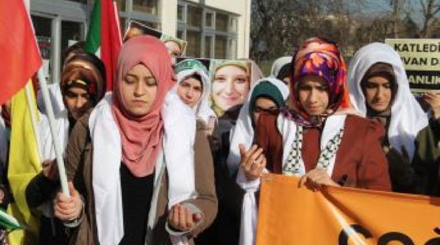 &Uuml;niversiteli &Ouml;ğrenciler Filistin, Mısır Ve Suriye'deki Zul&uuml;m I&ccedil;in Y&uuml;r&uuml;d&uuml;