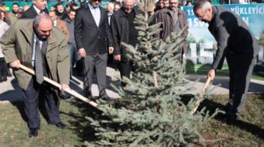 15 Bininci Iş Makinesini M&uuml;şterisine Teslim Etti