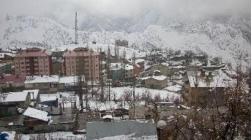 Beyt&uuml;şşebap&rsquo;a Yılın İlk Karı Yağdı