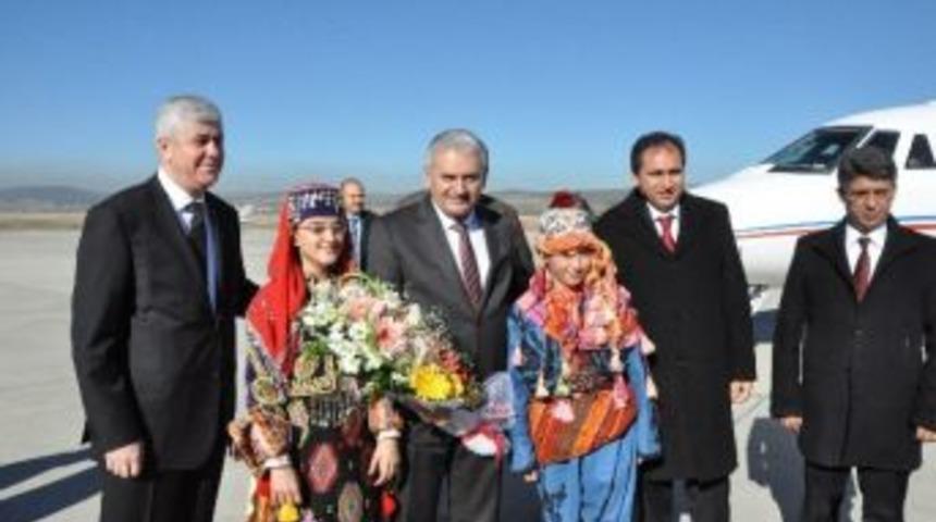 Bakan Yıldırım, Uşak&rsquo;a &Ouml;zel U&ccedil;akla Geldi