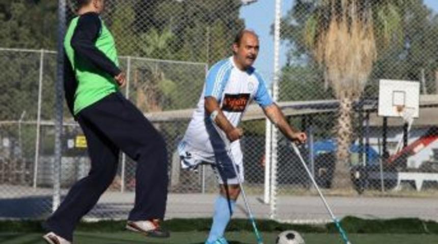 Jandarma, Amp&uuml;te Takımı İle Ma&ccedil; Yaptı