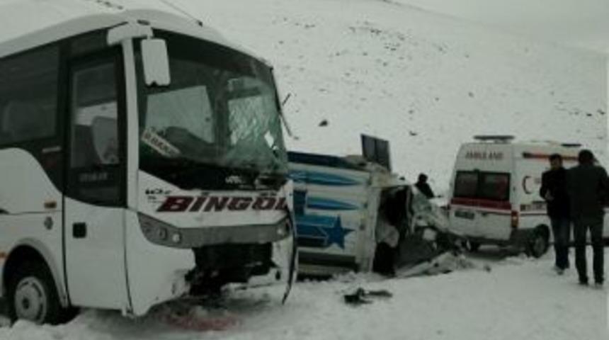 Bing&ouml;l&rsquo;de Trafik Kazası: 1 &Ouml;l&uuml;, 3 Yaralı