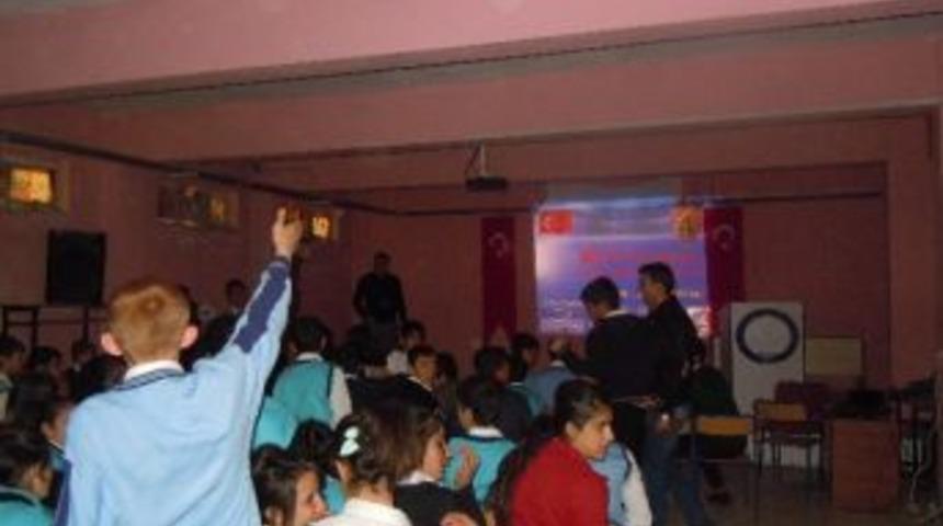 &Ouml;ğretmen Ve &Ouml;ğrencilere &lsquo;madde Bağımlılığı İle M&uuml;cadelede Farkındalık&rsquo; Eğitimi