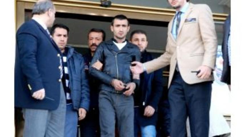 Denizli&rsquo;deki Cinayetin Zanlısı Eğlence Mekanında Yakalandı