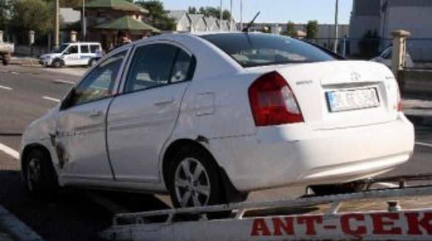 Hasta Taşıyan Ambulans Otomobille &Ccedil;arpıştı