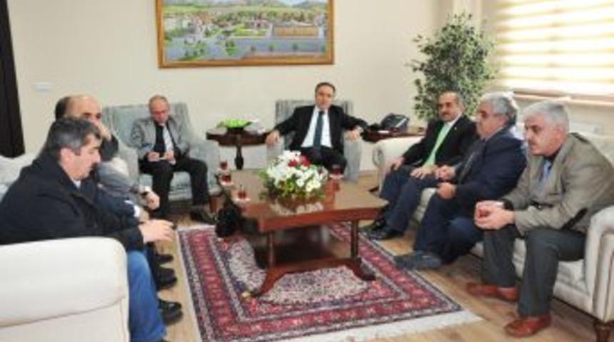 Vali Altıparmak, Memur Sendikasını Ziyaret Etti