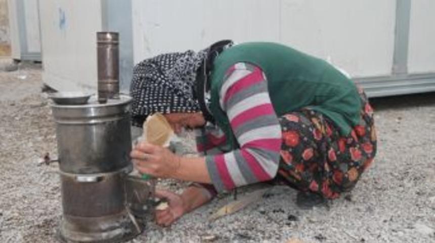 Van'da A&ccedil;lık Grevi 101. G&uuml;n&uuml;nde, &Ccedil;ocuklar Soğuktan Hasta Oldu