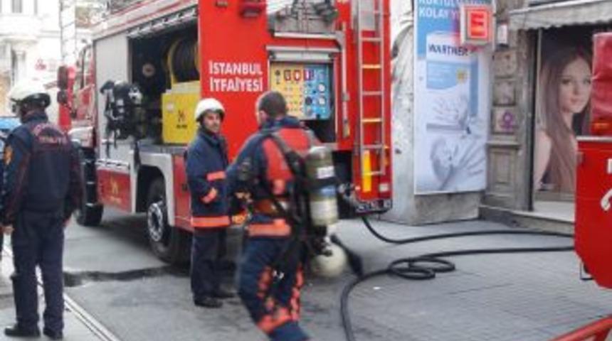 İstiklal Caddesi&rsquo;nde Yangın