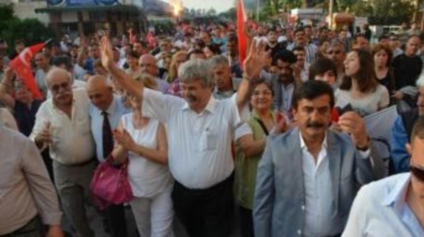 &Ouml;zg&uuml;ven'in G&ouml;reve D&ouml;nmesi Ve Yeniden Adaylığının &Ouml;n&uuml;nde Hukuki Engel Kalmadı