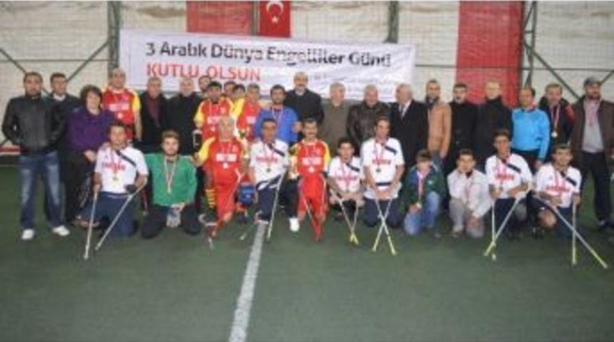 Engelli Sporcular Dostluk M&uuml;sabakası Oynadı