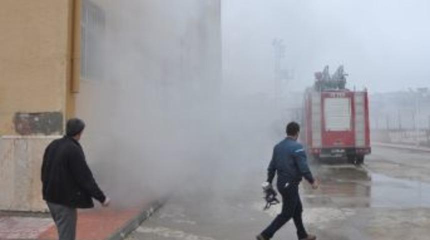 Okul K&ouml;m&uuml;rl&uuml;ğ&uuml;nde Yangın