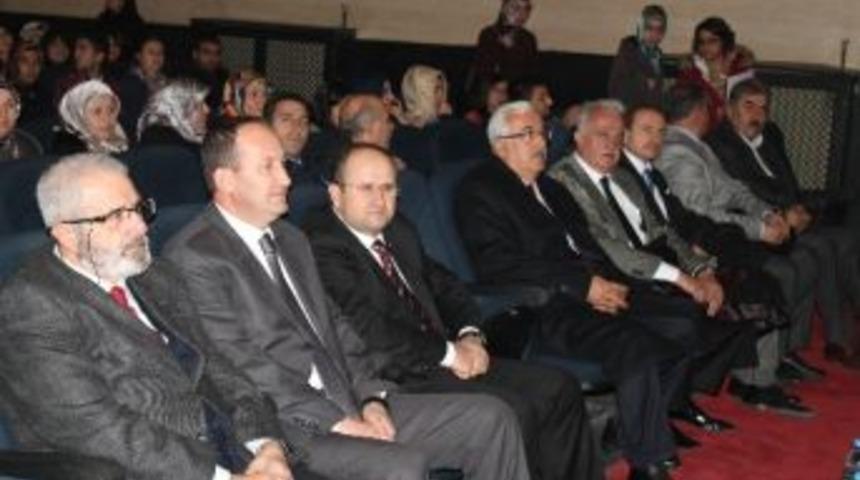 Erzurumlu Emrah Panelle Anıldı