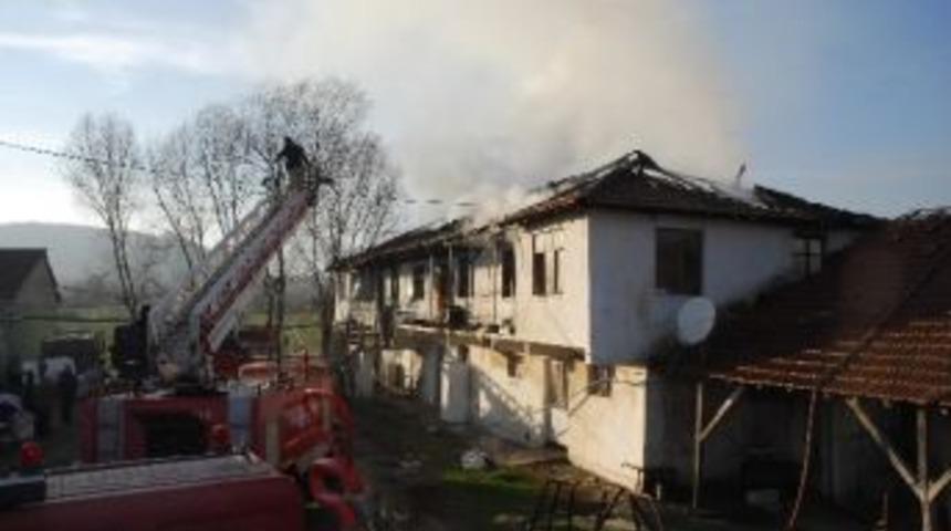D&uuml;zce&rsquo;de Yangında 1 Kişi Yaralandı