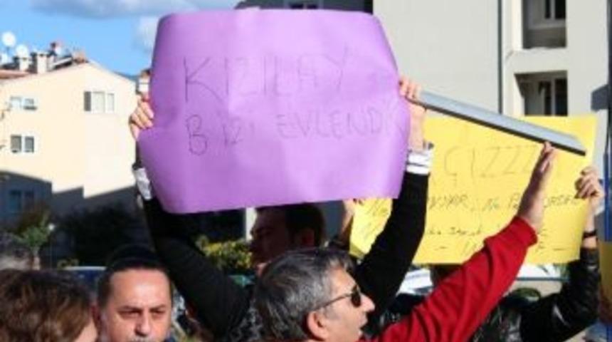 Marmaris'te Kızılay'ın Ger&ccedil;ekleştirdiği Tatbikata Pankartlar Damga Vurdu