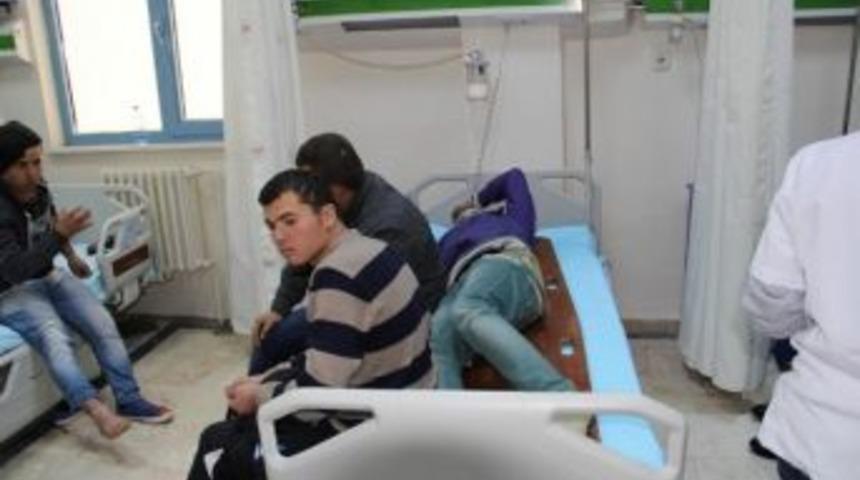 Askeri Ara&ccedil; Takla Attı: 11 Yaralı